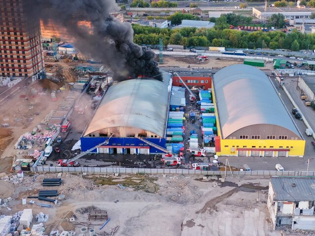 Пожар на складе в Сигнальном проезде в Москве ликвидировали