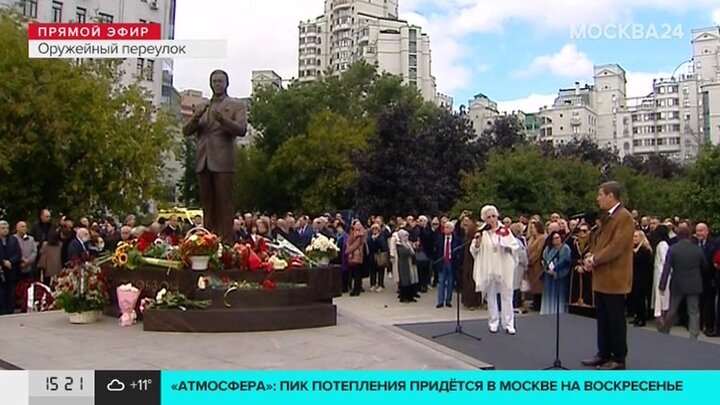 Памятник кобзону в москве в оружейном переулке