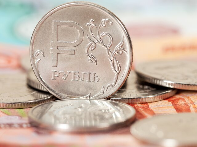 Экономист рассказал, чем опасна девальвация рубля