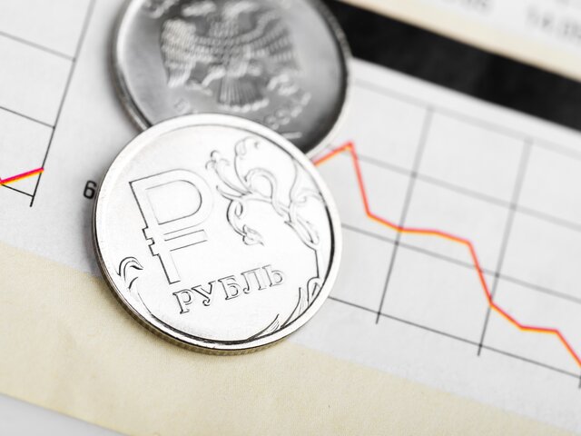 Эксперты оценили курс рубля в 2023 году при разных последствиях нефтяного эмбарго ЕС