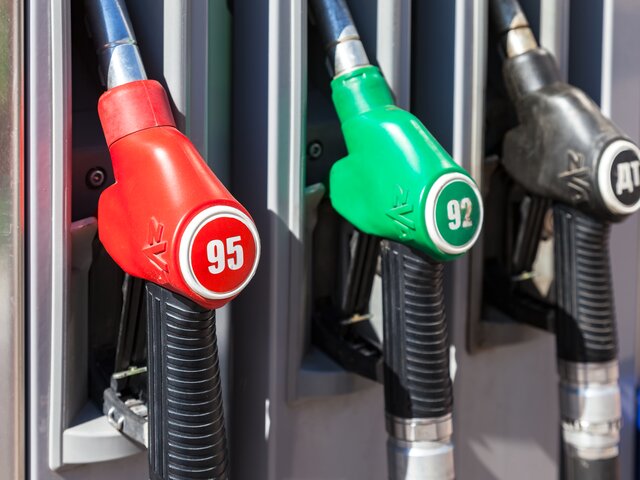 Экономист спрогнозировал снижение стоимости бензина на АЗС в России
