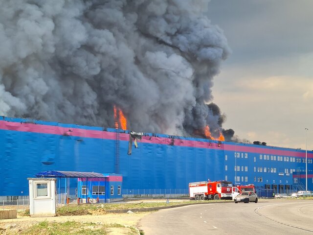 Продавцы и покупатели получат компенсацию за утраченные при пожаре на складе Ozon товары