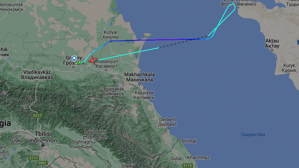 Рейс грозный сочи. Маршрут самолета Москва Грозный. Маршрут полета самолета Москва Грозный. Маршрут полета Грозный Москва. Грозный с самолета.