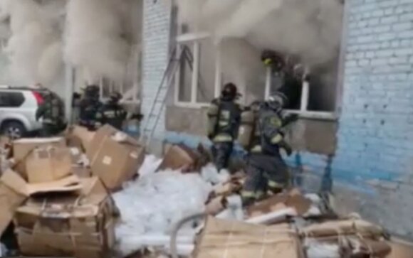 Пожар произошел в здании с пластиковыми изделиями в Химках – МЧС РФ