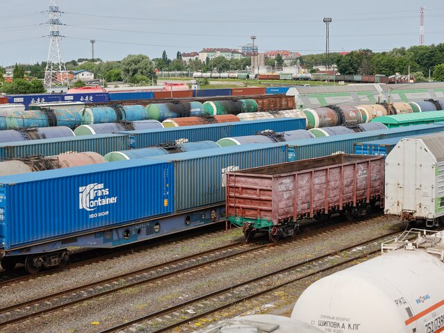 Песков рассказал, есть ли подвижки по ситуации с транзитом грузов в Калининград