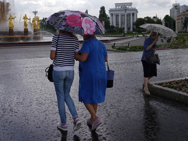 Синоптик предупредил о дождливом начале недели в Московском регионе