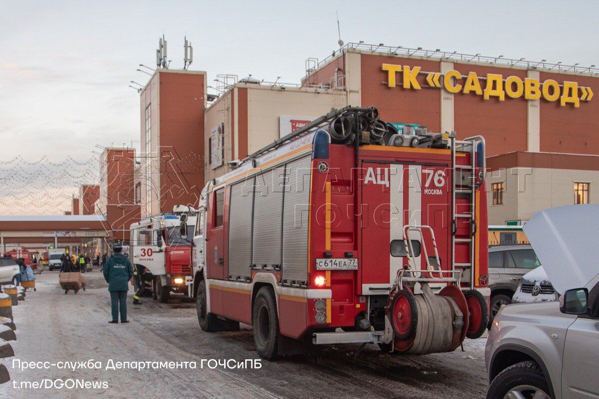 Пожар произошел на рынке 