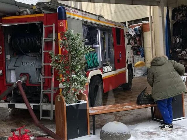 Садовод пожар. Московский пожар. Пожар вчера. Пожарный Москва 2022. Пожар на САДОВОДЕ.