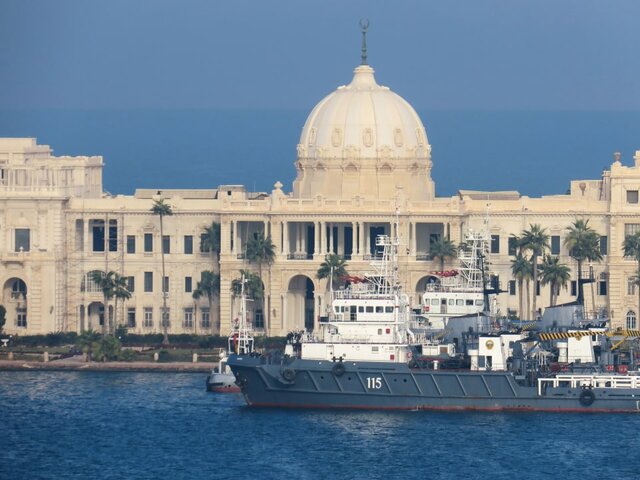 Трое арестованных в египетской Александрии моряков вернутся в Москву 17 ноября