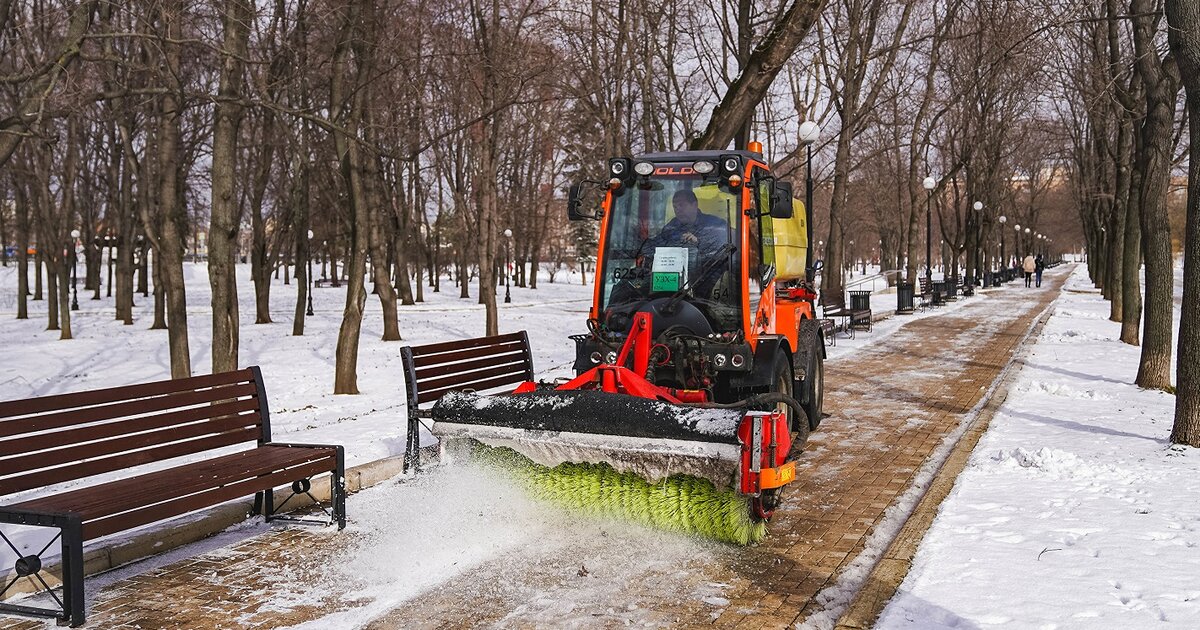 Снег на улицах москвы