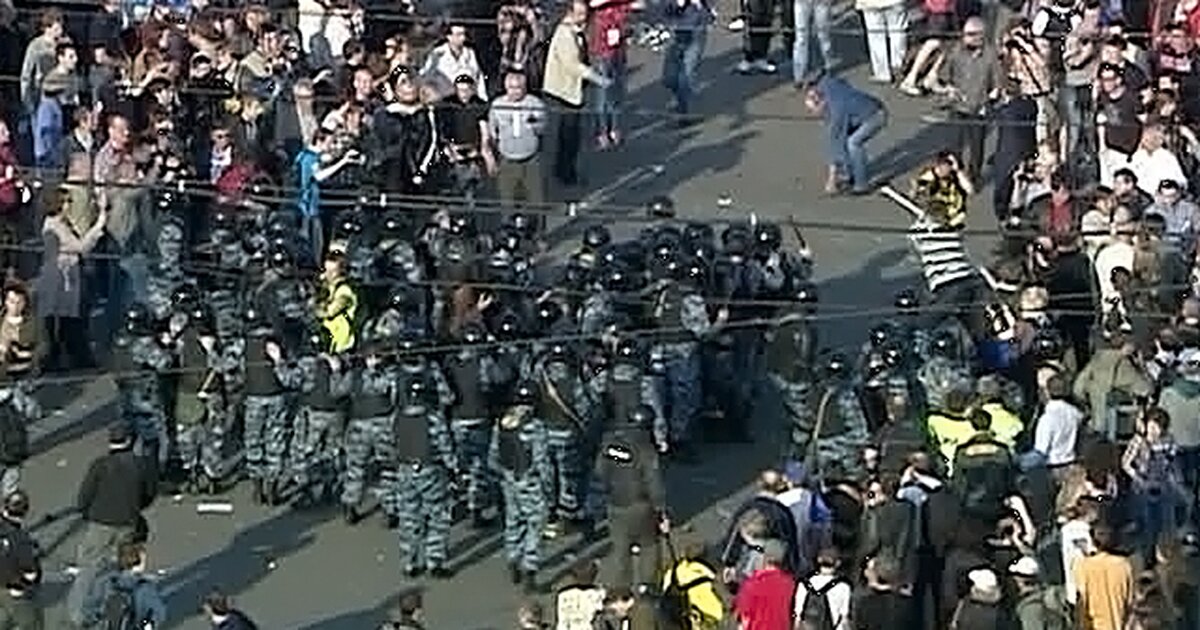 17 мая русский. 6 Мая 2012 Болотная площадь. Болотная площадь беспорядки. Задержание на Болотной площади 2010.