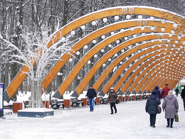Москвичей пригласили на зимние экскурсии в парках