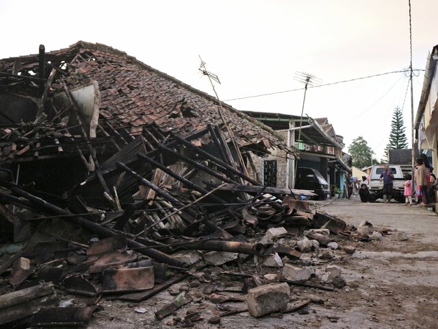 Число жертв землетрясения в Индонезии возросло до 162 – СМИ