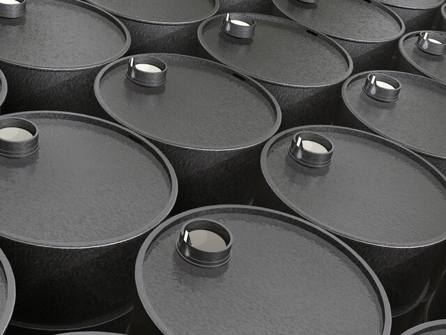 ЕС может установить лимит цен на нефть из РФ на уровне 60 долларов за баррель – СМИ
