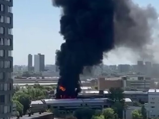 Пожар на территории производственного здания в Москве ликвидировали