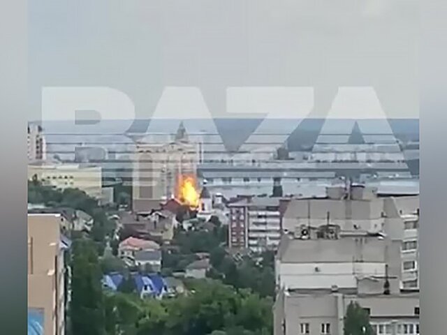 Опубликовано видео падения беспилотника на жилой дом в Воронеже