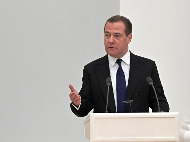 Большинство уехавших артистов вернется в РФ из-за отсутствия аудитории – Медведев