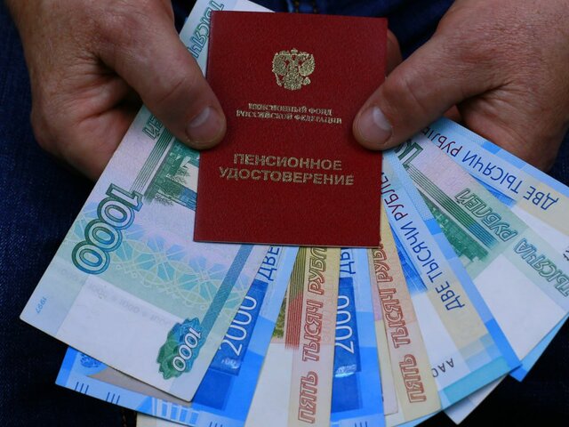 Мишустин сообщил о повышении с 1 апреля социальных пенсий в РФ