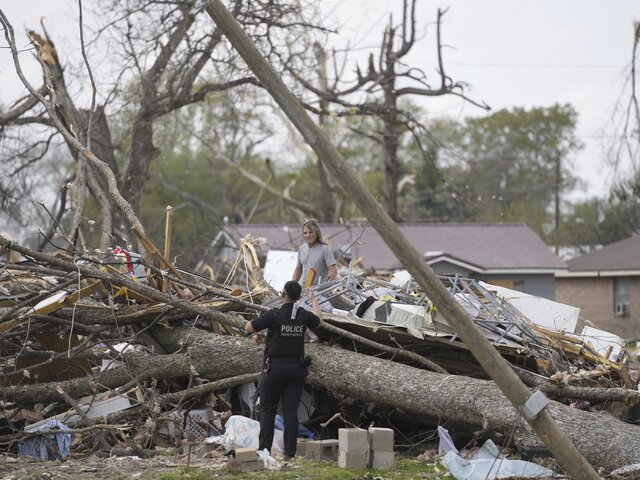 В американском штате Арканзас более 600 человек пострадали из-за мощного торнадо