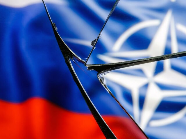 Россия сокрушит НАТО на фоне дальнейшего расширения к ее границам – СМИ