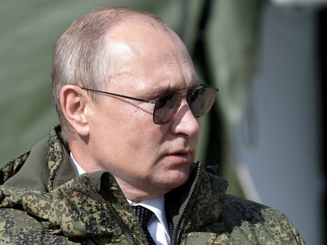 Путин в ходе посещения штаба группировки войск 