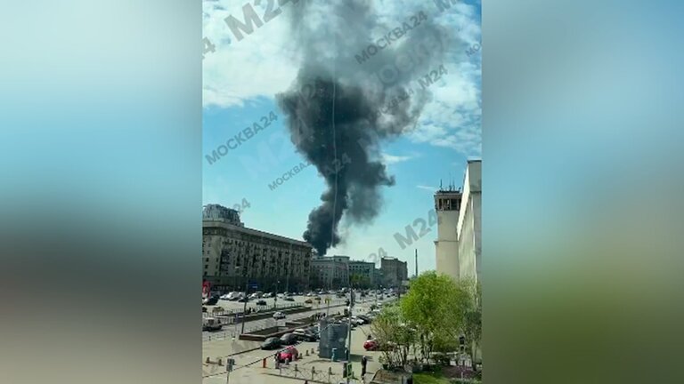 Что произошло вчера в сити. Пожар в Москве. Пожар в Москва Сити. Пожар в Москве сейчас. Пожар на Поклонной горе.