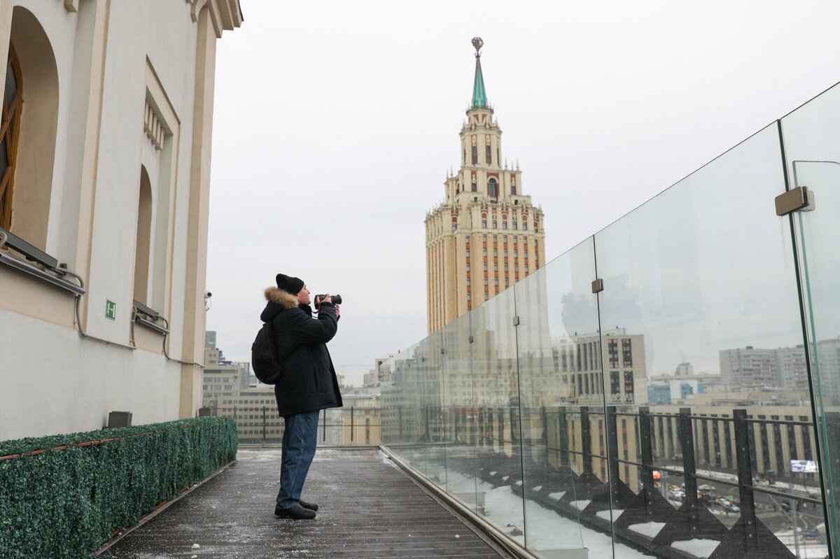 На Казанском вокзале начала работу смотровая площадка – Москва 24,  06.02.2023