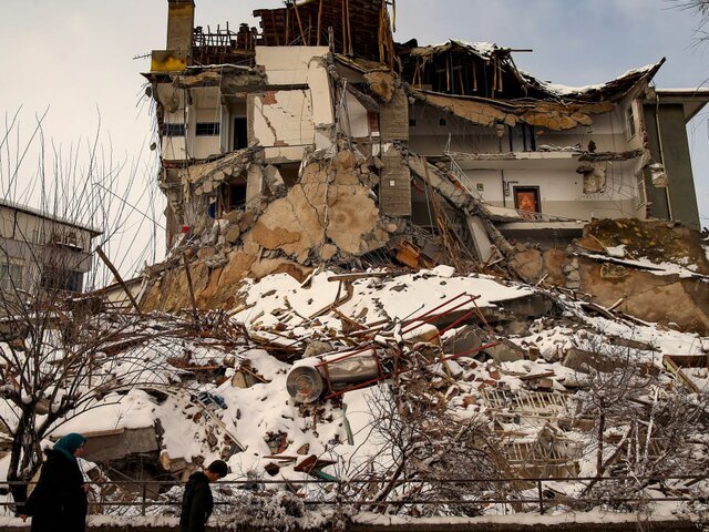 Число погибших при землетрясении в Турции превысило 6,2 тыс человек