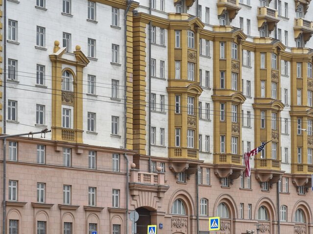 Посольству США в Москве вручили ноту с требованием не вмешиваться в дела РФ – СМИ