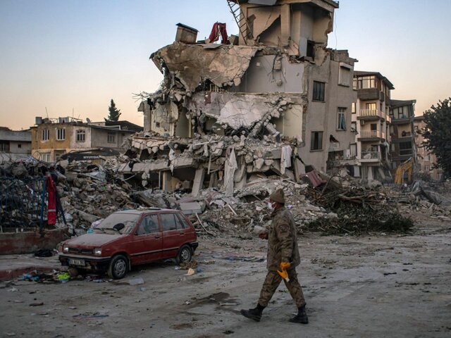 Количество жертв при землетрясениях в Турции выросло до 36 187 человек