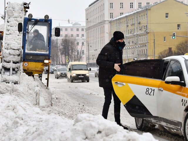 Зимой средний чек на поездку в такси в РФ вырос на 13%