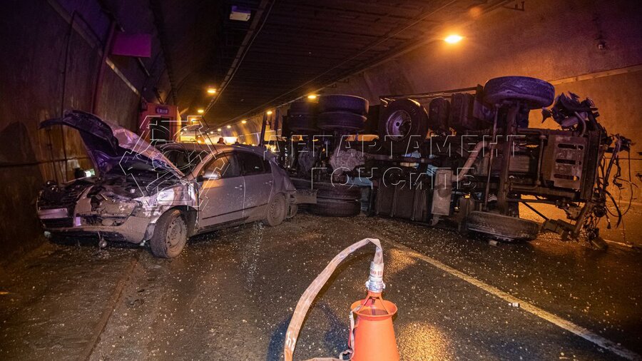 Аварии суперкар в тоннеле