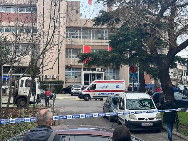 Пять человек пострадали при взрыве гранаты в суде в столице Черногории