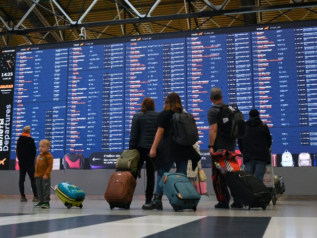 Более 30 рейсов задержаны и отменены в столичных аэропортах из-за непогоды