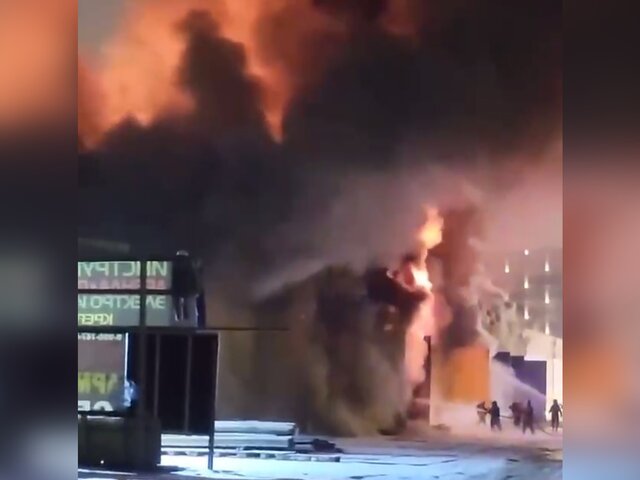 Пожар на складе 