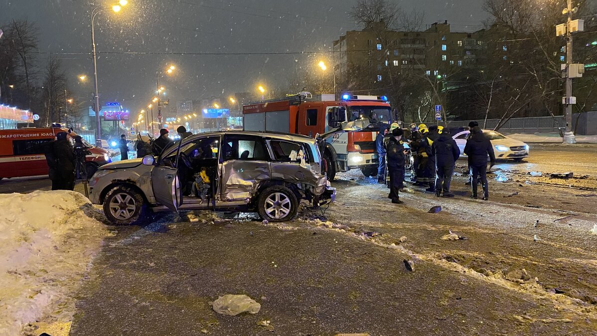 Три автомобиля столкнулись на Севастопольском проспекте – Москва 24,  05.01.2023