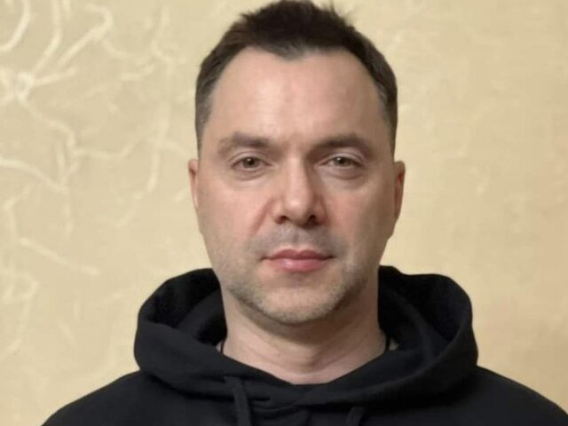 Арестович извинился за слова об ответственности ПВО за взрыв дома в Днепропетровске