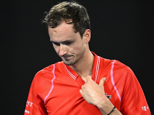 Теннисист Медведев проиграл в третьем круге Australian Open