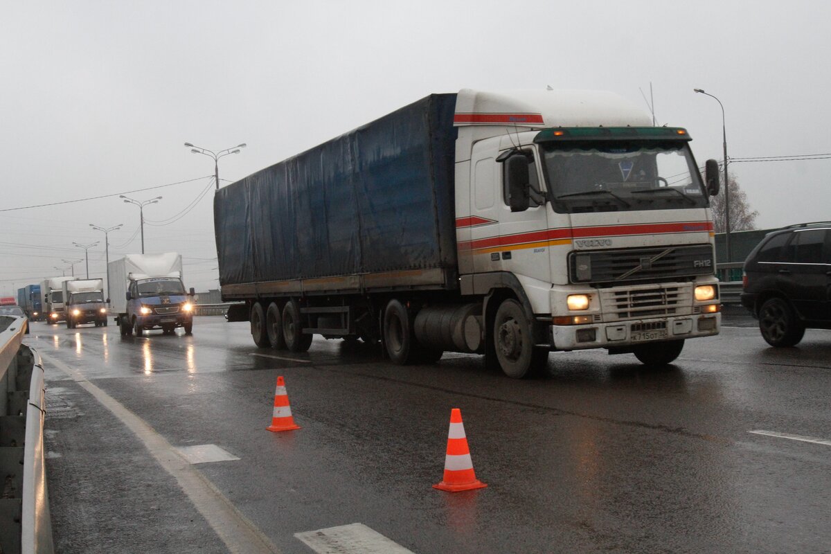 Собственникам грузовых автомобилей упростили получение пропуска в Москву –  Москва 24, 04.12.2023