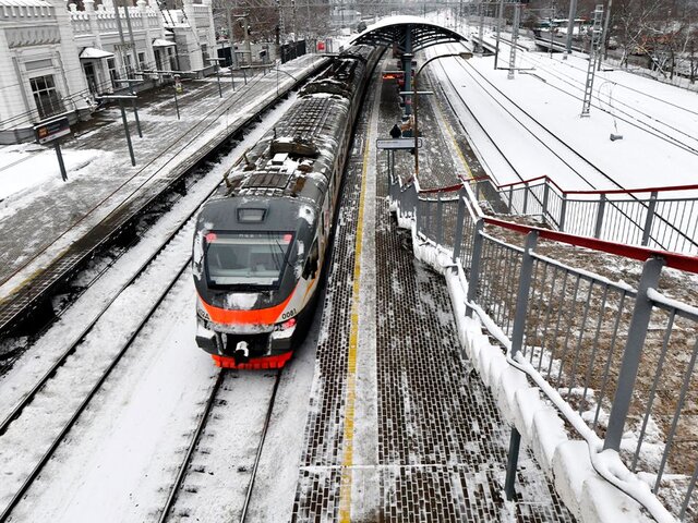 Снегопад не повлиял на движение поездов на железных дорогах московского узла