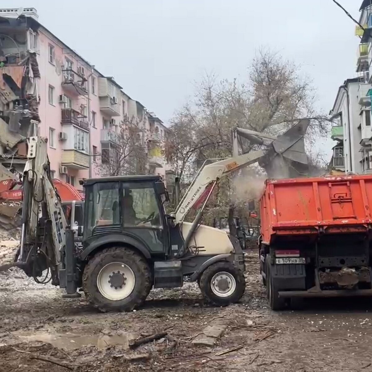 Спасатели разобрали завалы в частично обрушившемся доме в Астрахани –  Москва 24, 17.11.2023