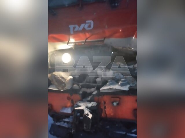 Пассажирский поезд столкнулся с маневровым тепловозом в Ульяновской области