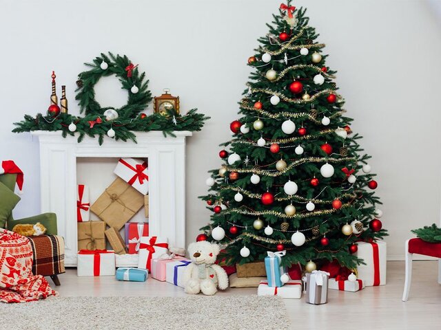 Эксперт перечислил ошибки при установке новогодней елки