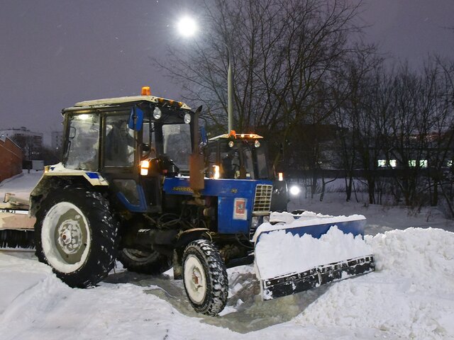 Более 130 тыс человек и 18 тыс единиц техники задействованы в уборке снега в Москве