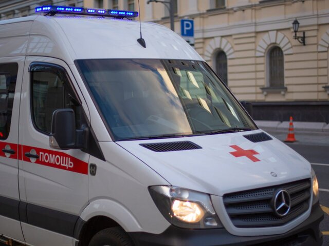 Самокатчик сбил двух школьниц на востоке Москвы