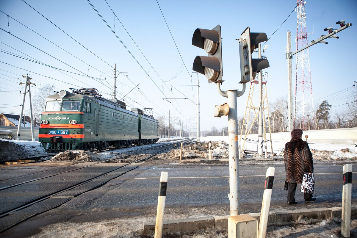 В Новой Москве легковушка попала под поезд – Москва 24, 09.03.2014