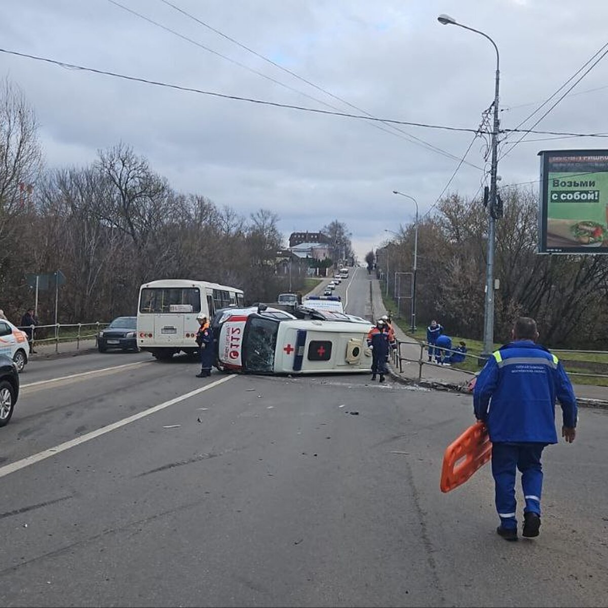 Четыре человека пострадали в ДТП с участием скорой помощи в Серпухове –  Москва 24, 10.11.2023