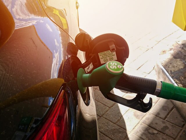 В Госдуме предложили установить предельный максимум цен на розничное топливо