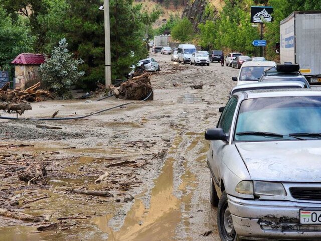 В Таджикистане 13 человек погибли в результате проливных дождей