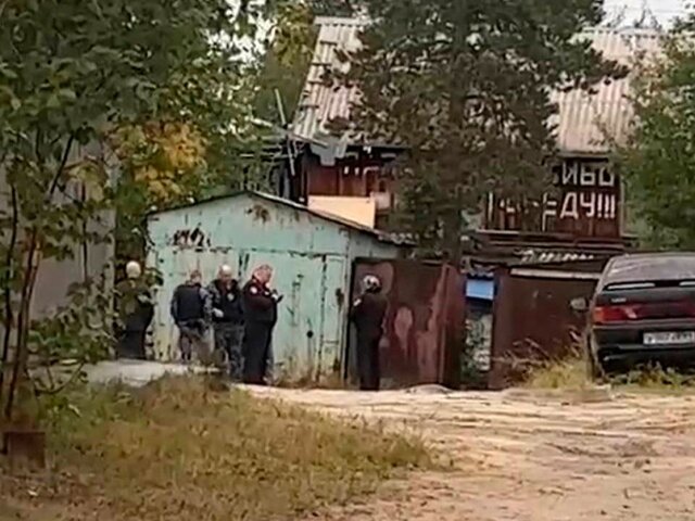 Соседка назвала скандальным мужчину, открывшего стрельбу в Ноябрьске